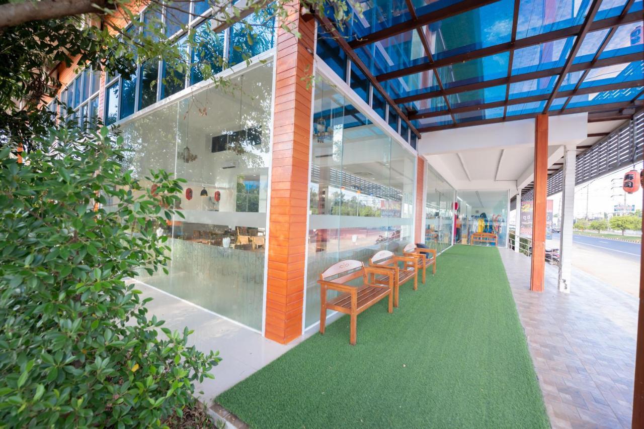 Baan Suan Khun Ta And Golf Resort Ubon Ratchathani Exterior foto